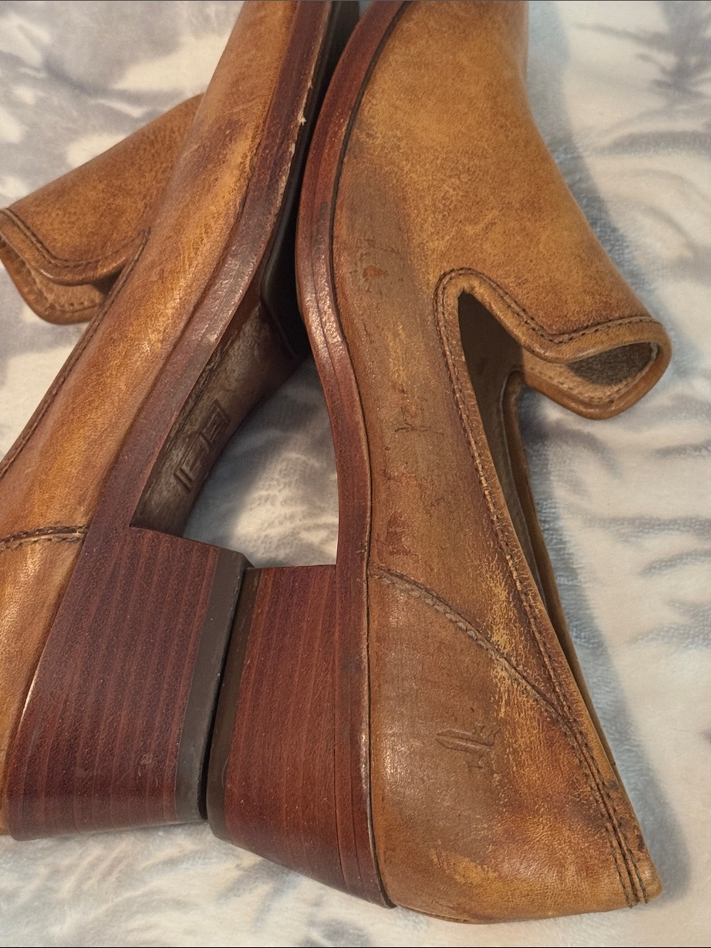FRYE Leather Venetian Loafers - Picture 5 of 12